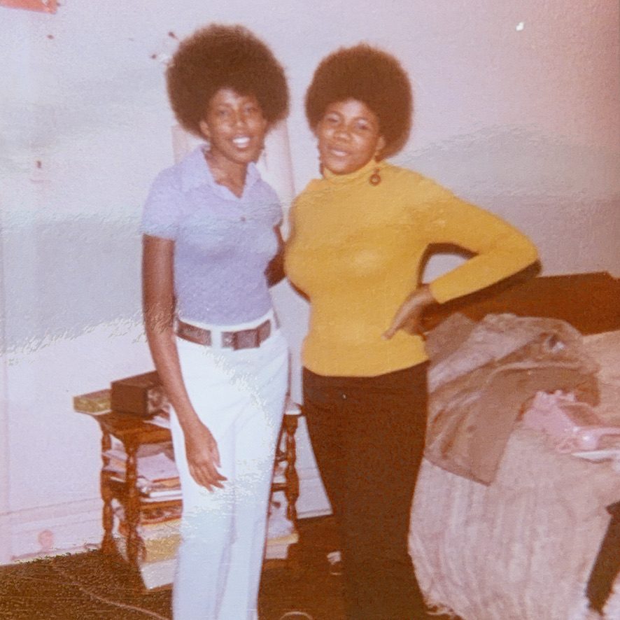 Donna Jean and her sister Lynn as young women